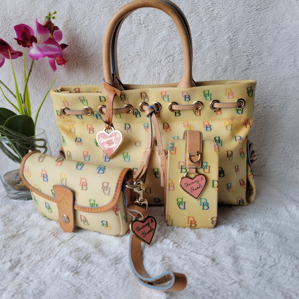 Dooney & Bourke monogram signature bundle Bag/wristlet/phone case.